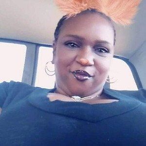 Meet your Posher, Monique